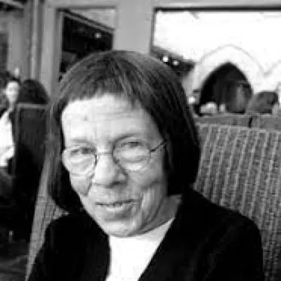 Linda Hunt